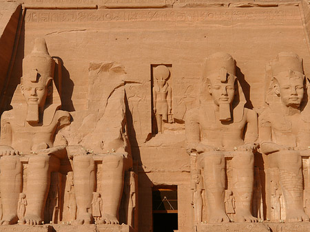 Fotos Tempel mit Touristen